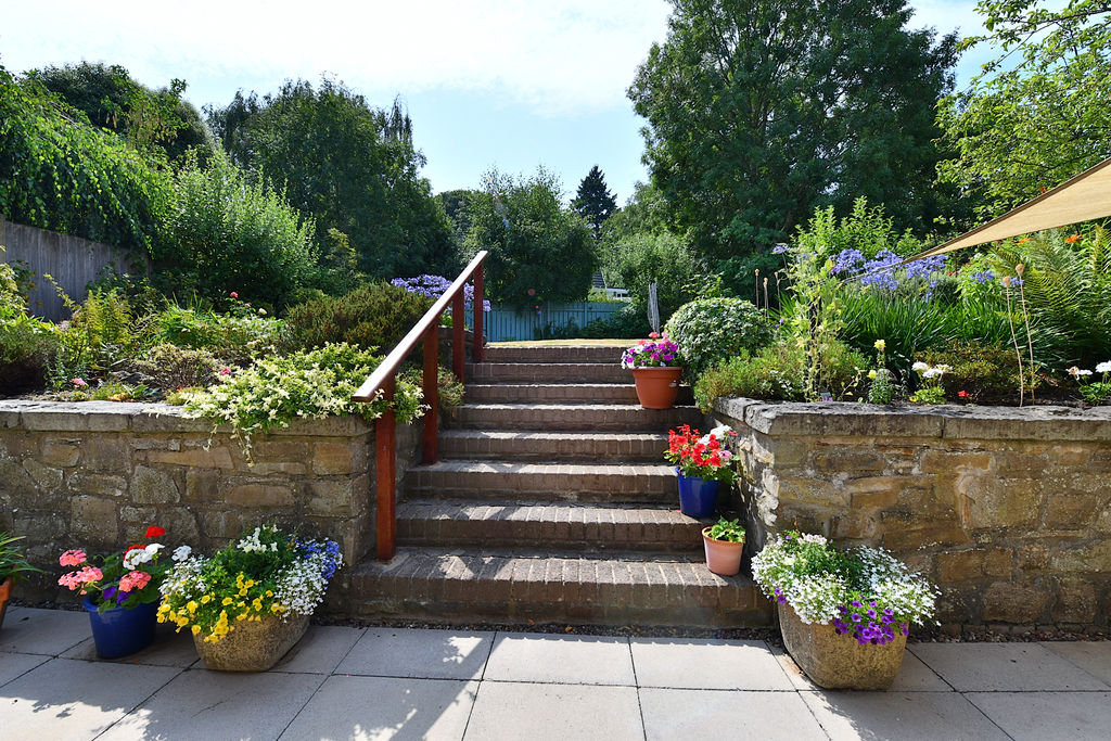 Steps to Garden- click for photo gallery